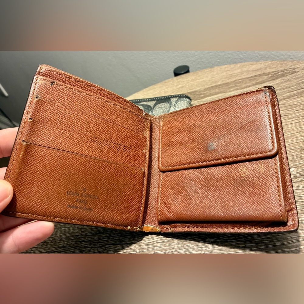 Louis Vuitton and Coach Project Bundle. Wallets and Key Holders - Picture 7 of 16